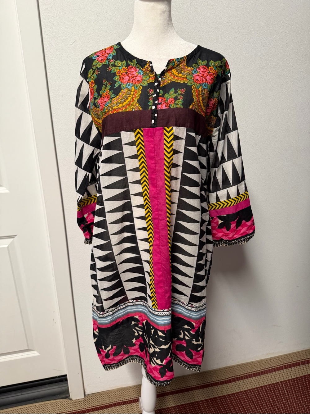 Black Pink Floral Geometric Pakistani Kameez Size M Colorful Printed Desi Kurta